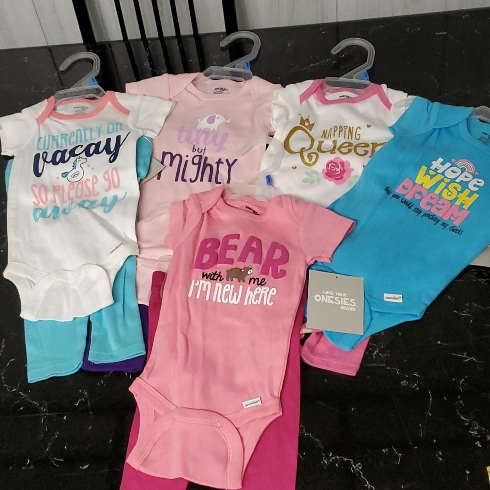 NWT Bundle of onsies by Onsies brand 5 pair from newborn to 9 months